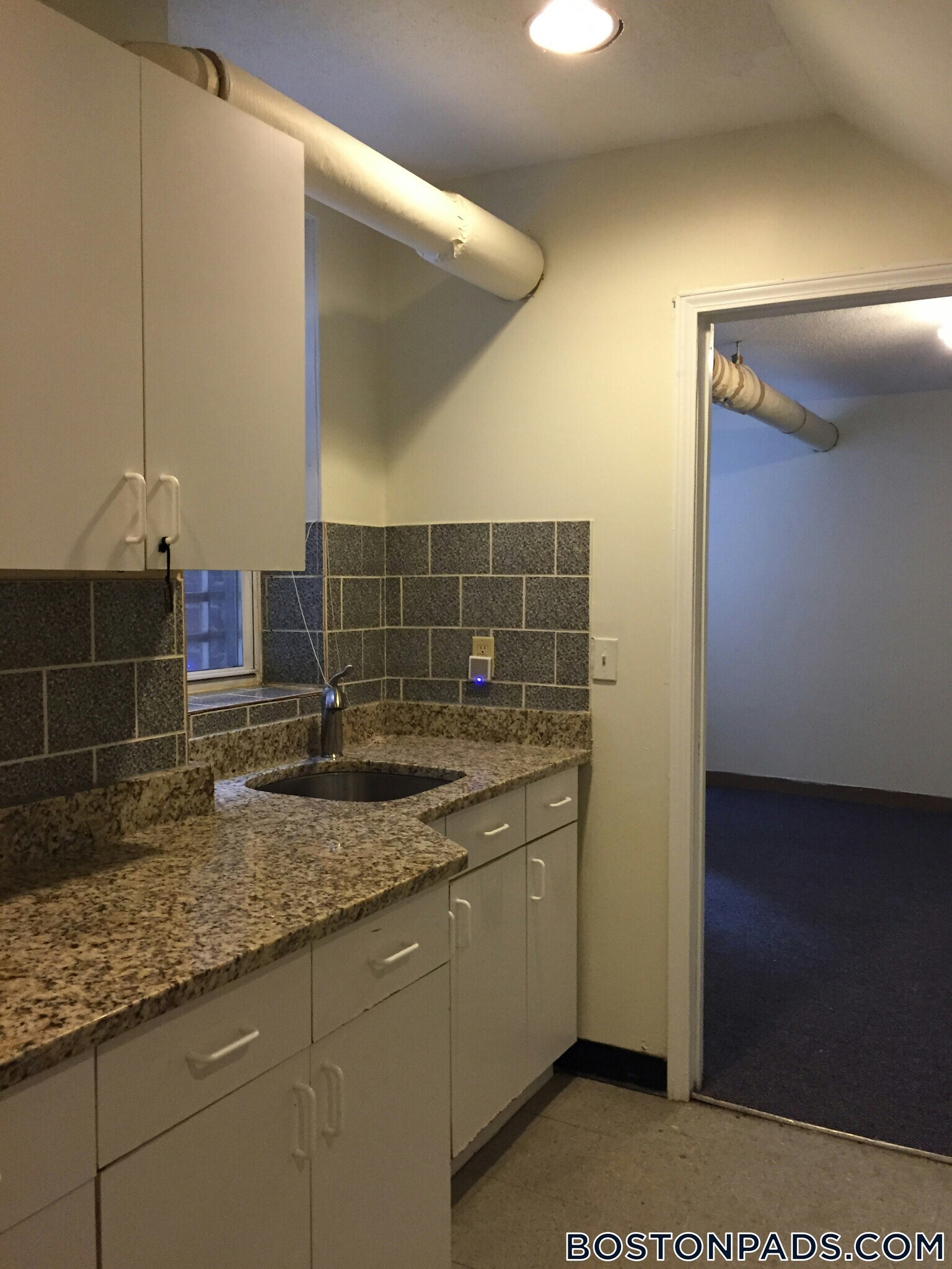 Building Photo - 165 Hemenway St