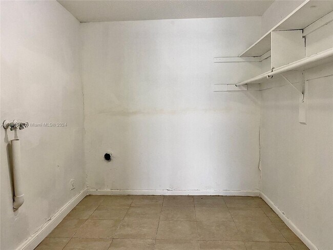 Building Photo - 1034 NW 8th Ave