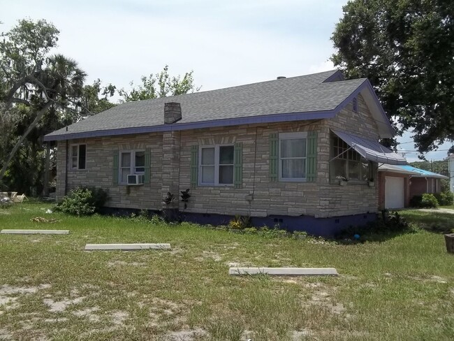 Building Photo - 190 Live Oak Ave