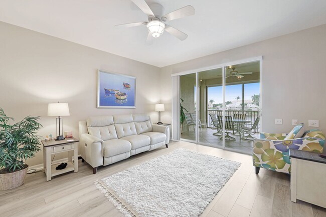 Building Photo - Beautiful Condo with Lake View