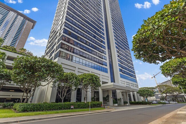 Building Photo - Downtown Honolulu Gem | Ocean, Mountain & City Views | Updated 2BD/2BA