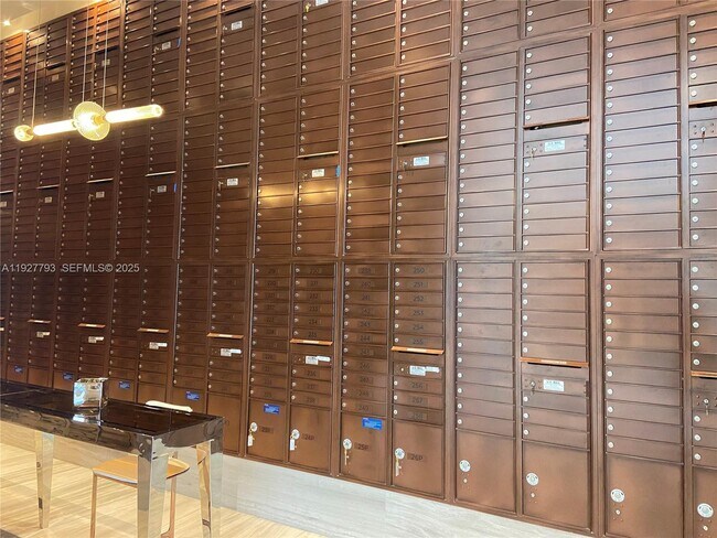 Building Photo - 2000 Metropica Wy