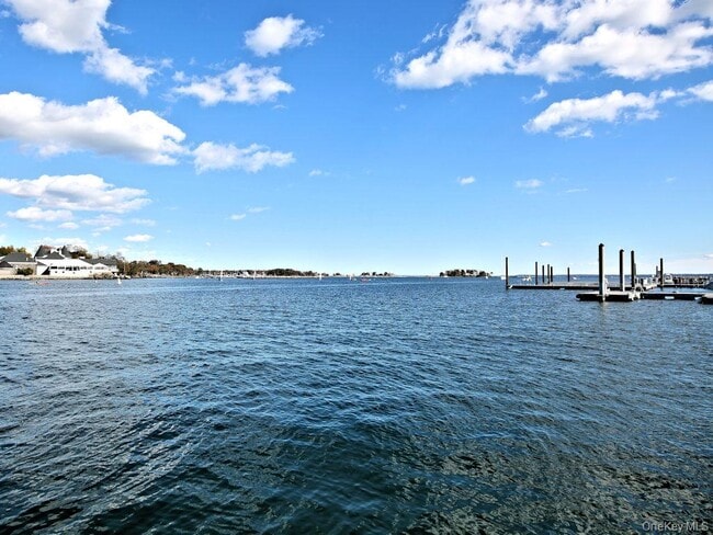 Building Photo - 490 Bleeker Ave