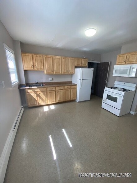 Building Photo - 66 Batchelder St