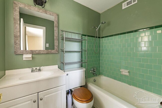 Building Photo - 4936 Springhill Dr