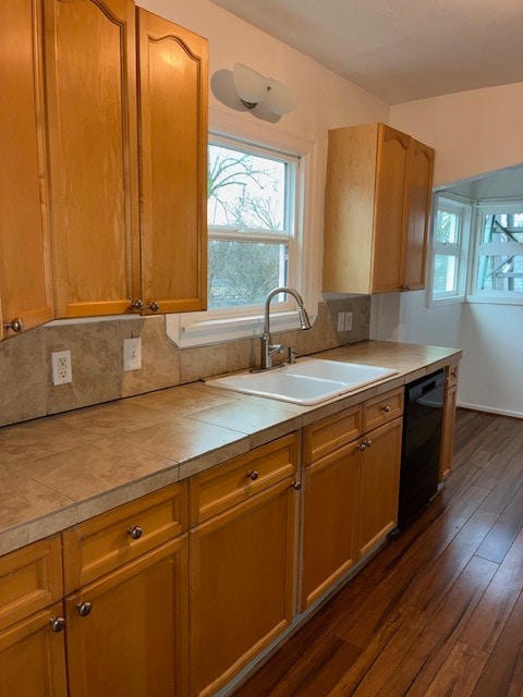 Building Photo - 5914 S Carver St