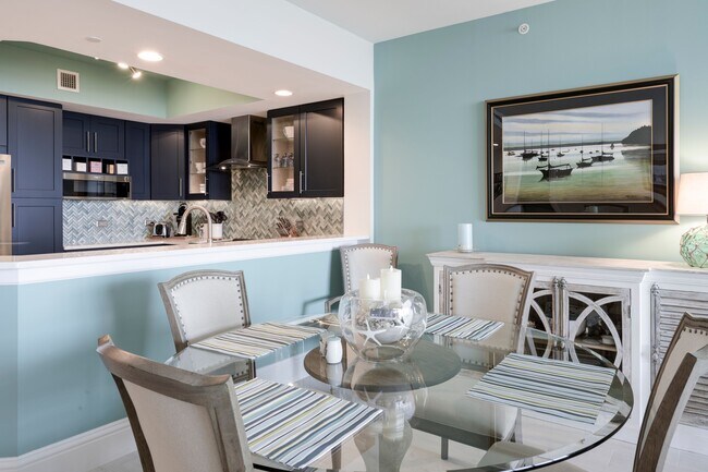 Building Photo - 2650 Lake Shore Dr