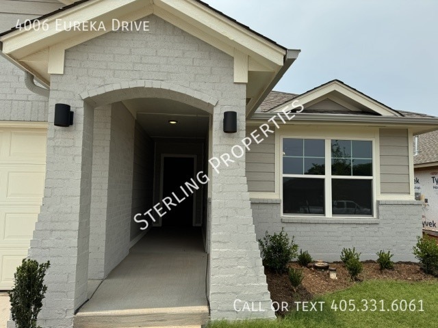 Building Photo - 4006 Eureka Dr