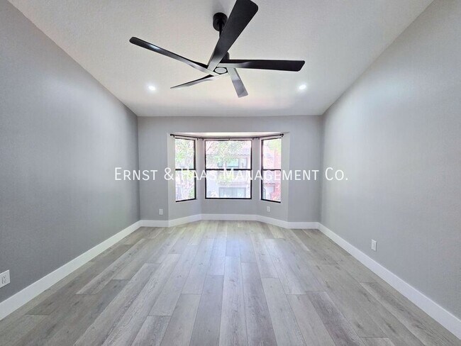 Building Photo - 16810 Picadilly Ln