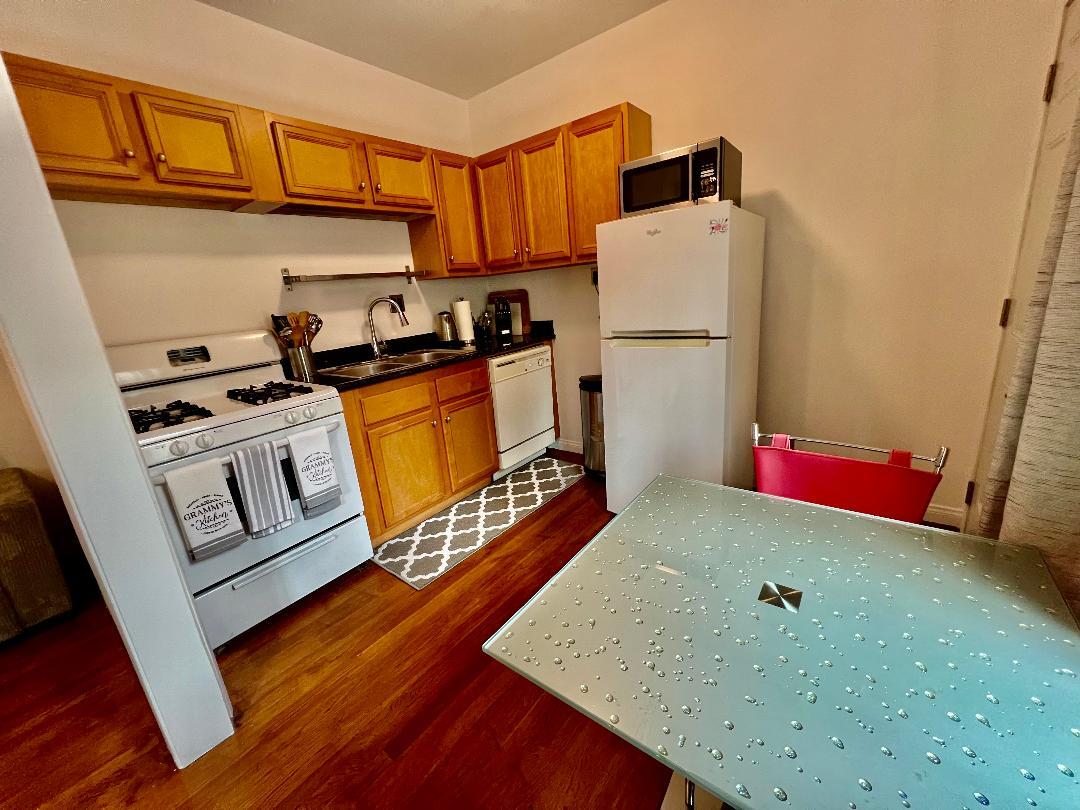 Building Photo - 1144 N Hudson Ave