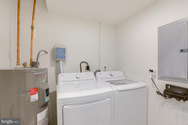 Building Photo - 2251 N 33rd St