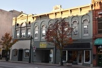 Building Photo - One Bedroom Apartment Downtown