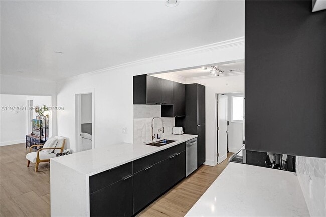 Building Photo - 3320 NE 13th Ave