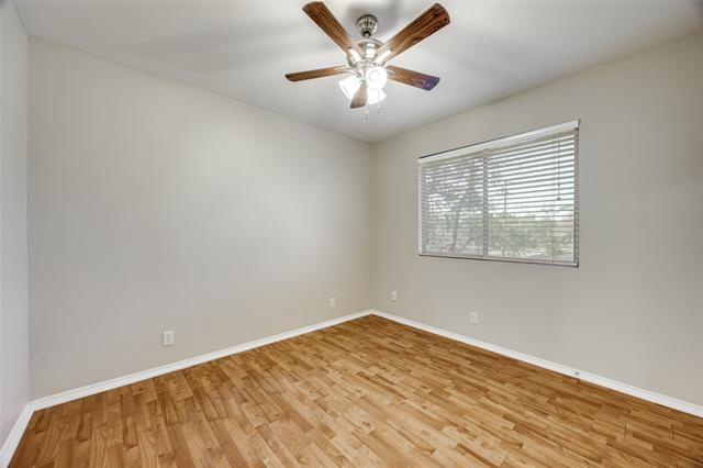 Building Photo - 900 N Brents Ave