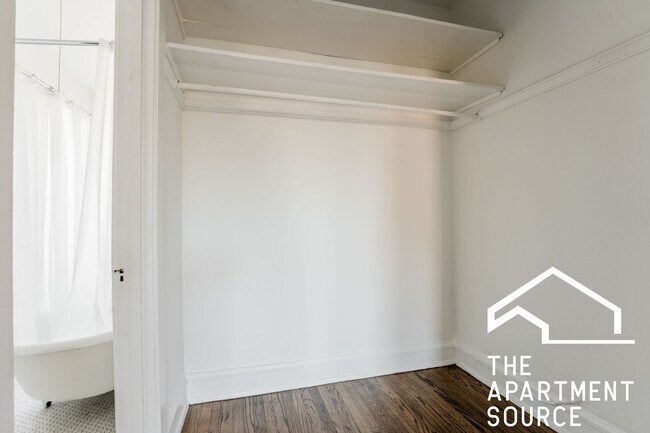 Building Photo - 2659 N Spaulding Ave