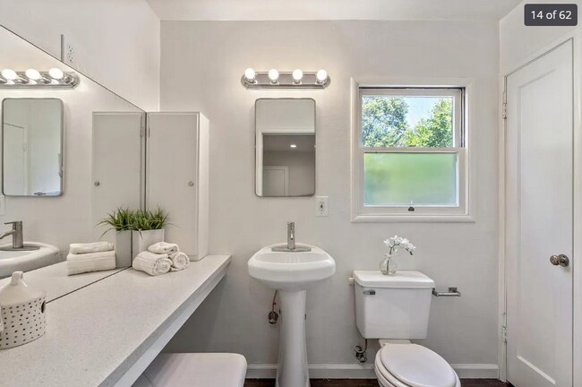 Building Photo - 16515 Marchmont Dr