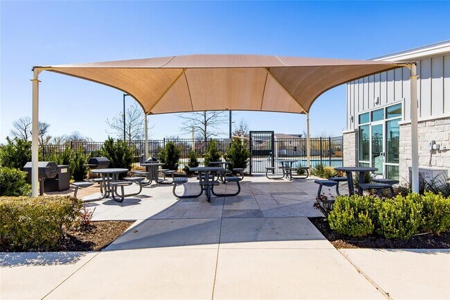 Building Photo - 8304 Mimi Ln