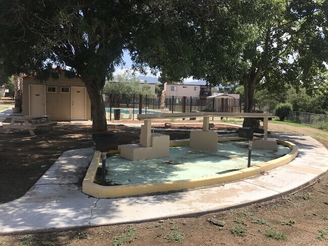 Building Photo - 4404 Plaza Vista