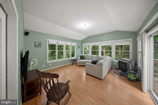 Building Photo - 1438 Mariner Dr