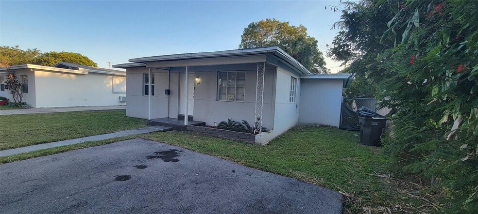 Building Photo - 1938 Fletcher St