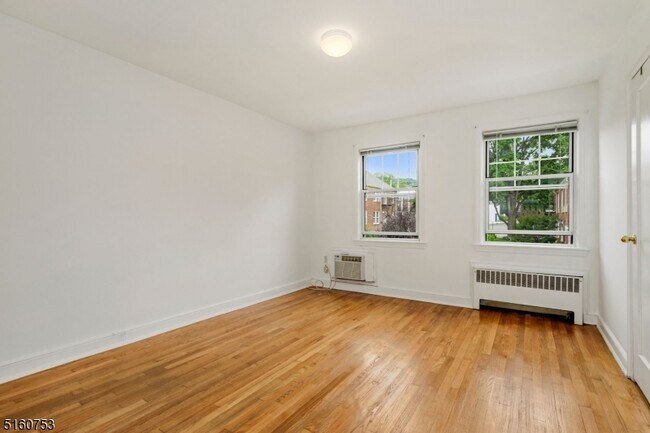 Building Photo - 176 Millburn Ave