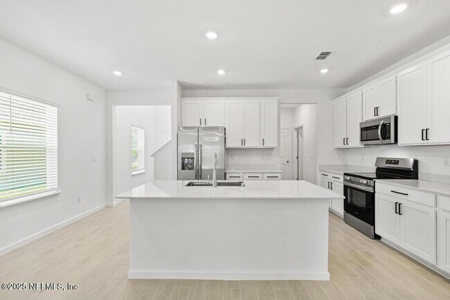 Building Photo - 355 Miromar Lk Dr