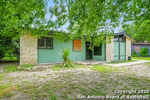 Building Photo - 5030 Vlg Crst Dr