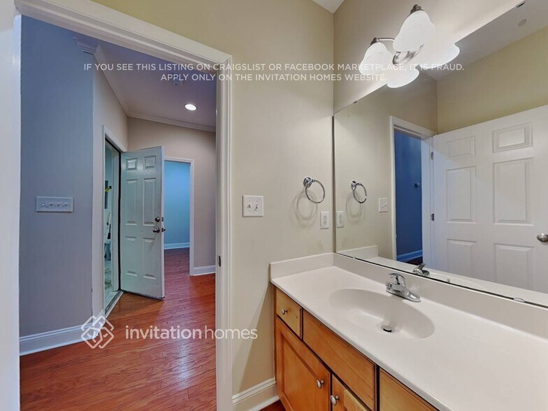 Building Photo - 1410 Nicklaus Dr