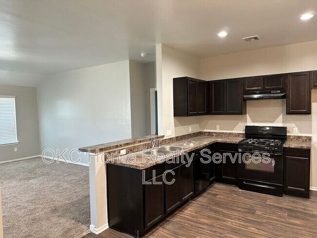 Building Photo - 1933 Autumn Way