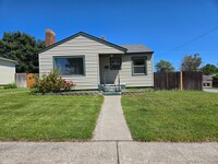 Building Photo - Beautiful North Side Home! Coming soon!