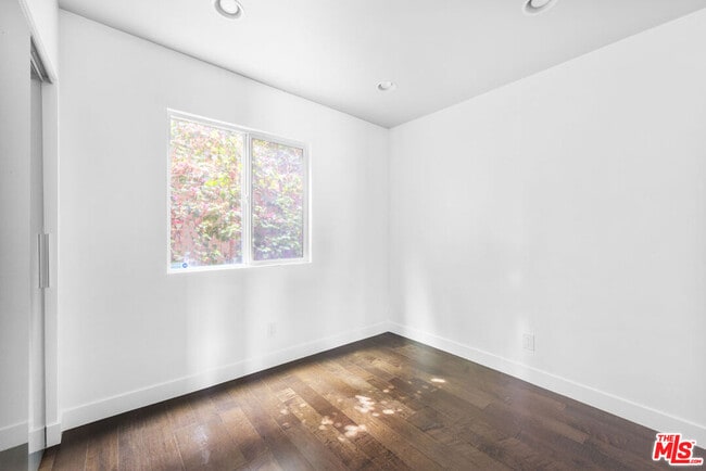 Building Photo - 1806 Ashmore Pl