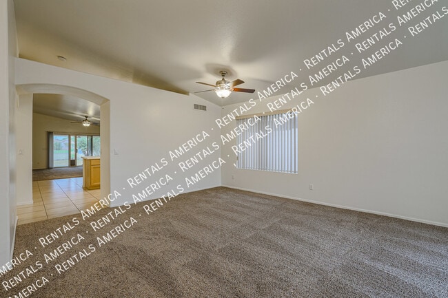 Building Photo - 7158 E Juanita Ave