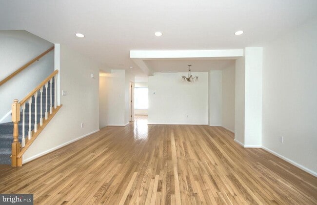 Building Photo - 18 Alexandra Ct