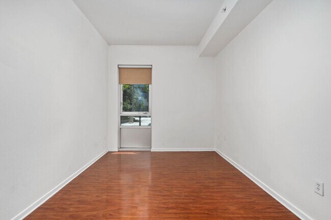 Building Photo - 111 S De Lacey Ave