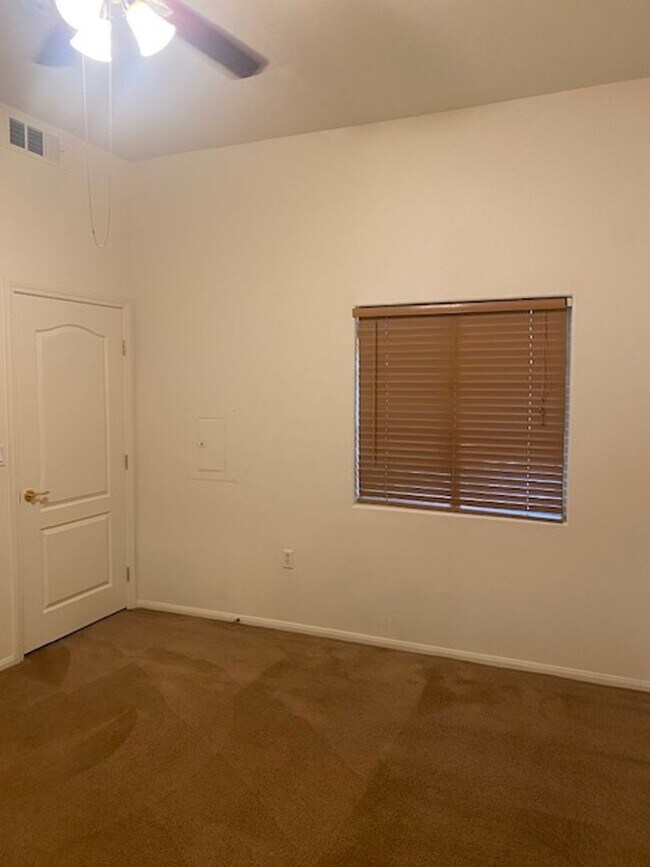 Building Photo - 700 Carnegie St