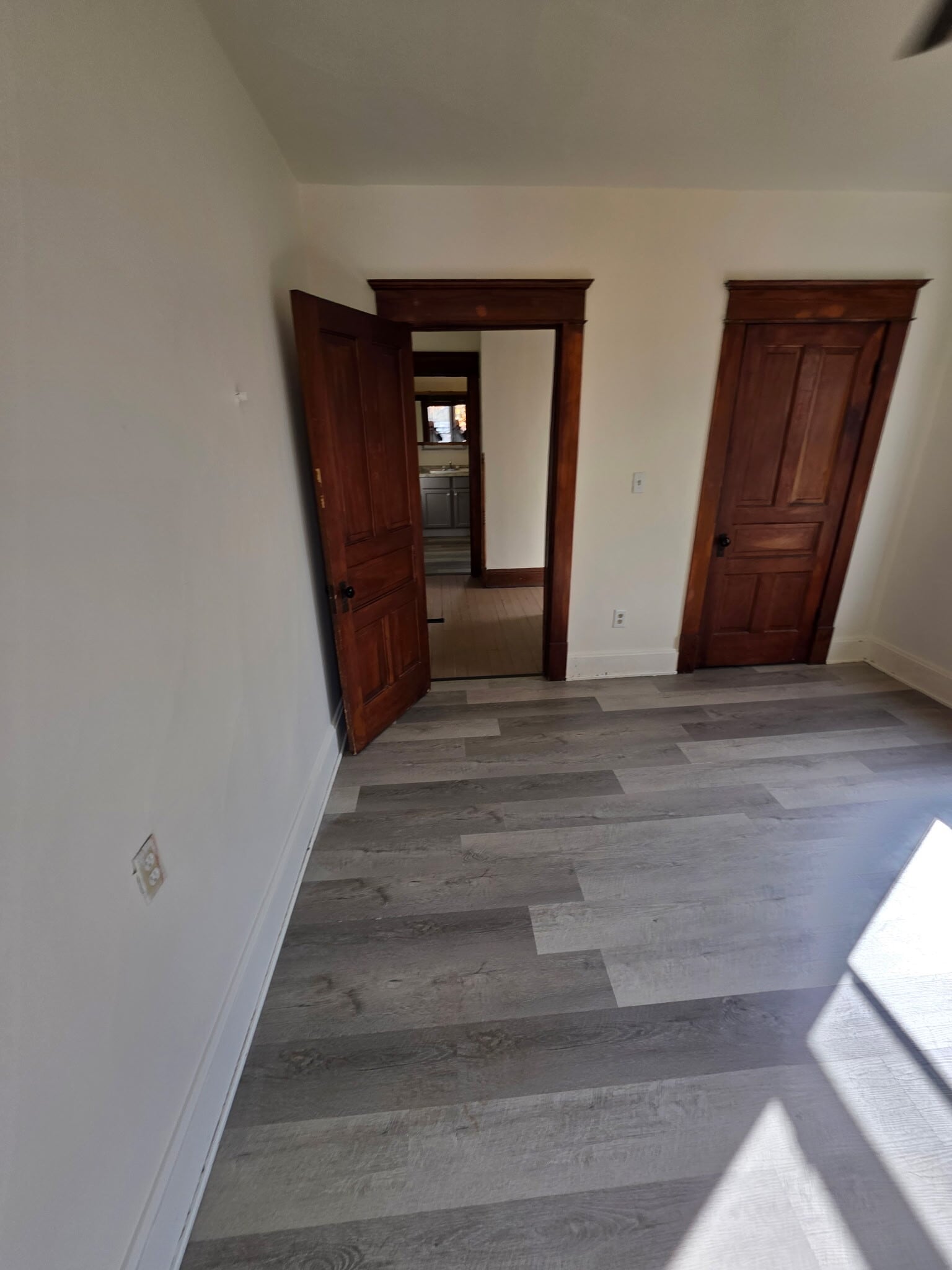 Building Photo - 409 S 3rd St