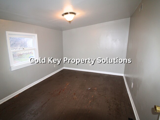 Building Photo - 236 W. Vineyard St. Anderson, IN. 46012