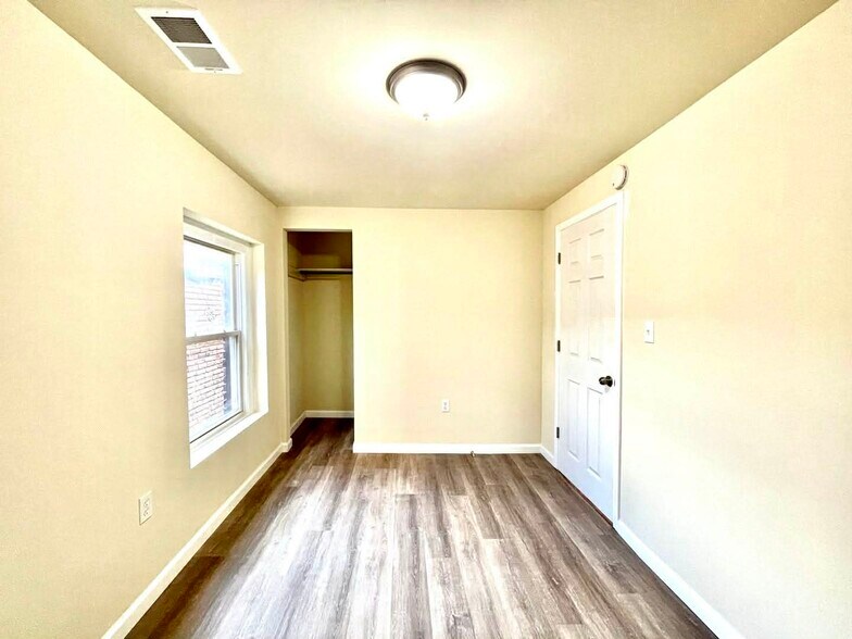 Building Photo - 350 Congress St