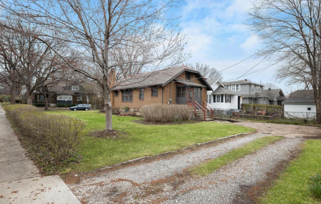 Building Photo - Quaint home in a quiet neighborhood