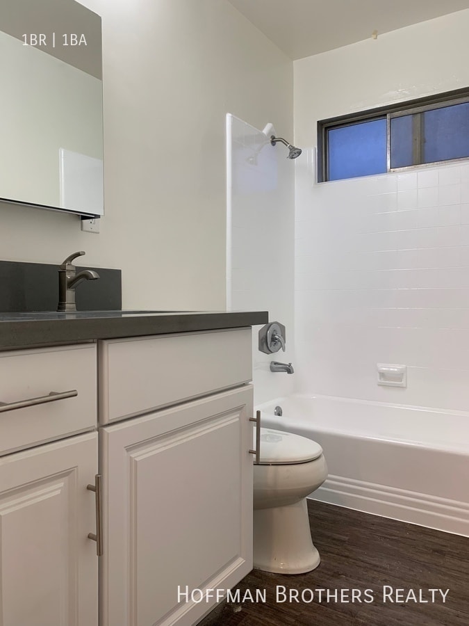 Building Photo - 933 Wilcox Ave