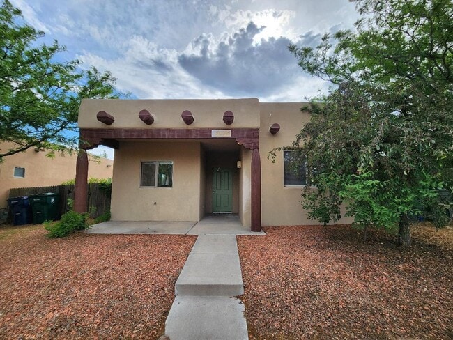 Building Photo - 4028 Paseo del Sol