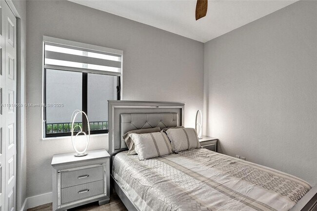 Building Photo - 10795 Oceano Wy