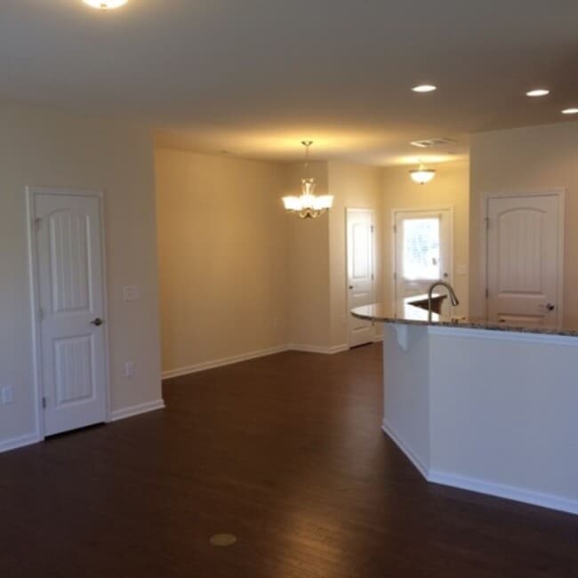 Building Photo - 111 Tuftin Dr