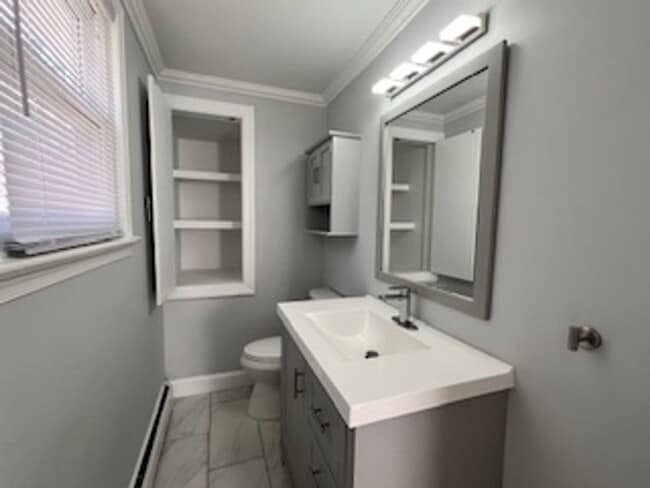 Building Photo - Spacious 3 Bedroom Rancher in Whitemarsh Township $2900/ month