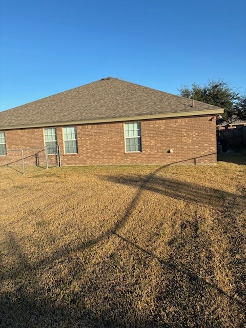 Building Photo - 2207 Bachelor Button Blvd