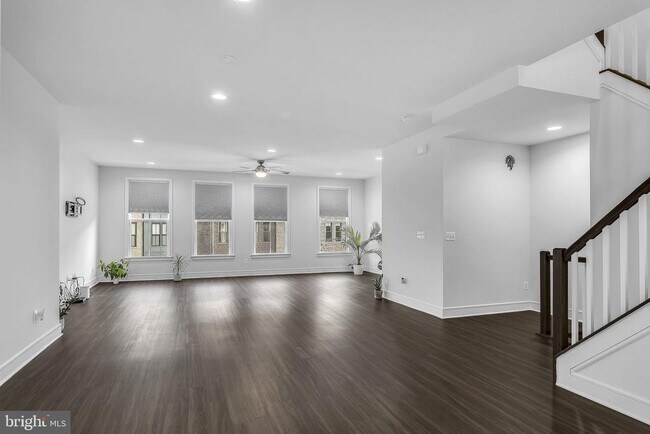 Building Photo - 23035 Sullivans Cove Sq