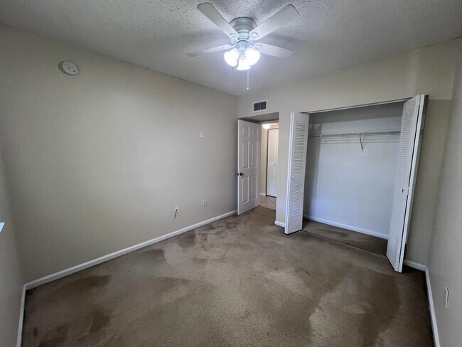 Building Photo - 284 Village Blvd