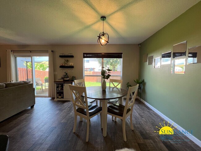 Building Photo - Impeccable 3 Bedroom Home in Shalimar!