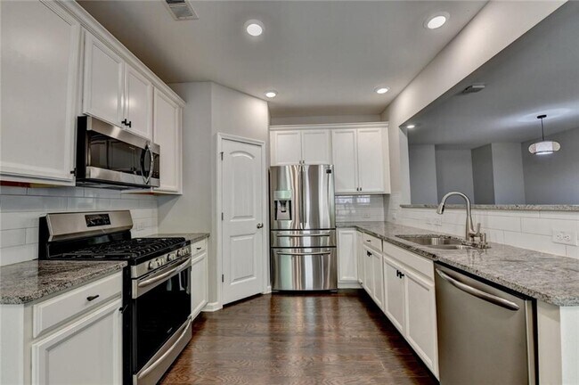 Building Photo - 7245 Heritage Oak Ct