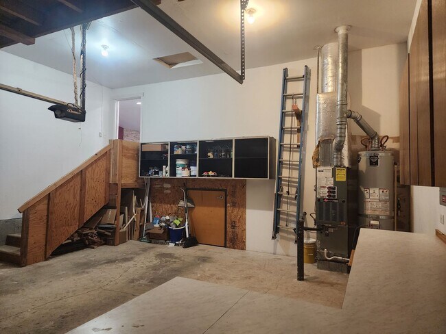Building Photo - 736 8th St